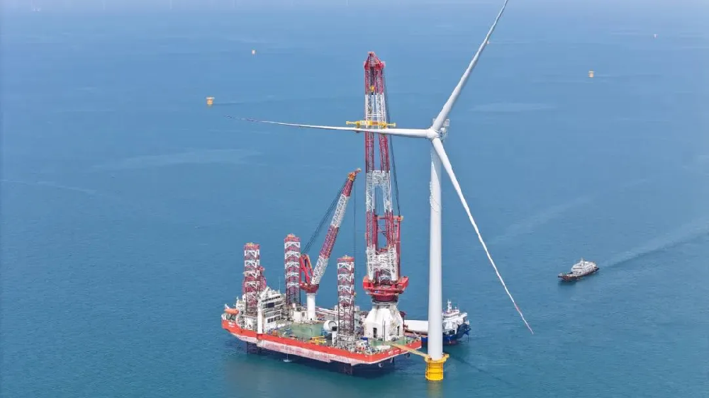 精銦海工雙平臺(tái)“合力攻堅(jiān)”，申能海南CZ2海上風(fēng)電示范項(xiàng)目主體工程順利完工
